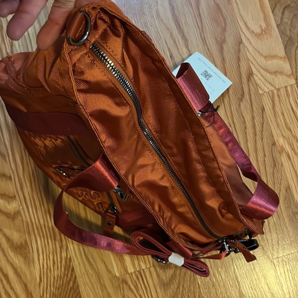 NWT George Gina & Lucy × Urban
Outfitters Bagflip Tote Bag - Picture 15 of 16